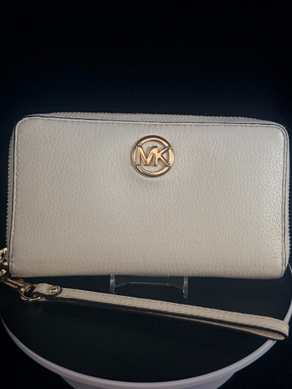 Michael Kors Fulton Smartphone Wristlet - Light Cream Pebbled Leather